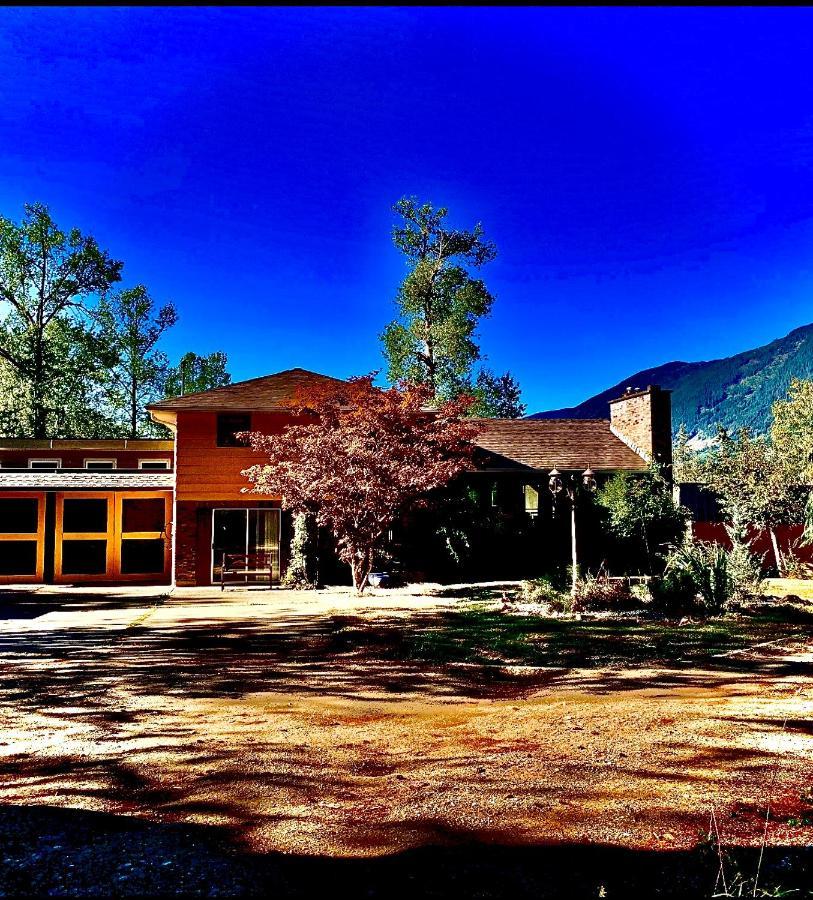 Country Home, Sleeps 6 Pets Friendly Port Alberni Exterior photo